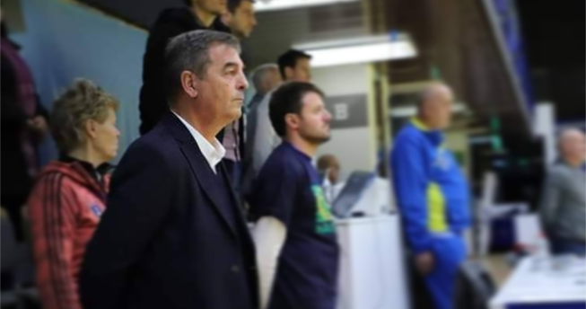 Në foto shihet presidenti i FHK-së, Eugen Saraçini.